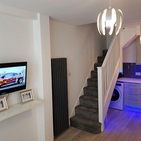 Webb Place 2 Bedroom Apartment ! Кройдон Екстер'єр фото