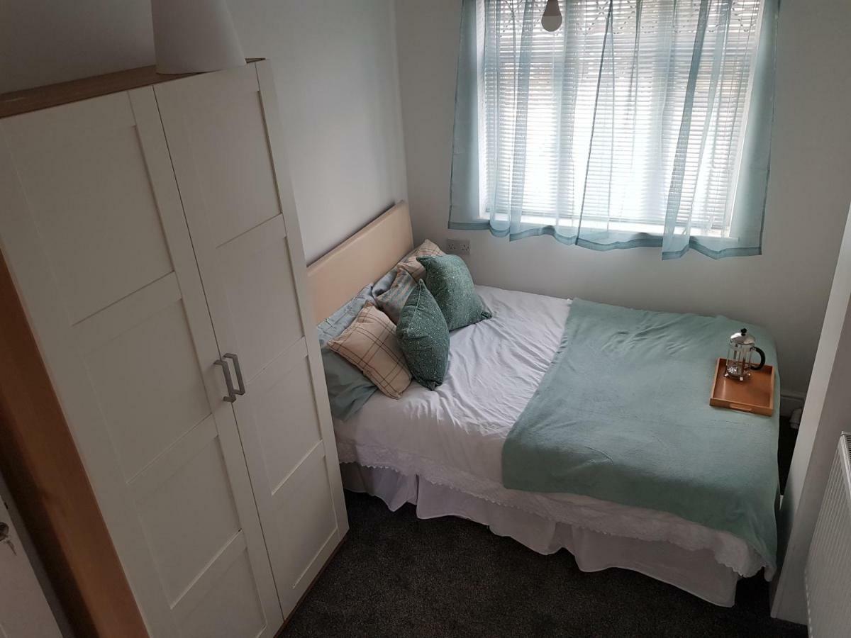 Webb Place 2 Bedroom Apartment ! Кройдон Екстер'єр фото