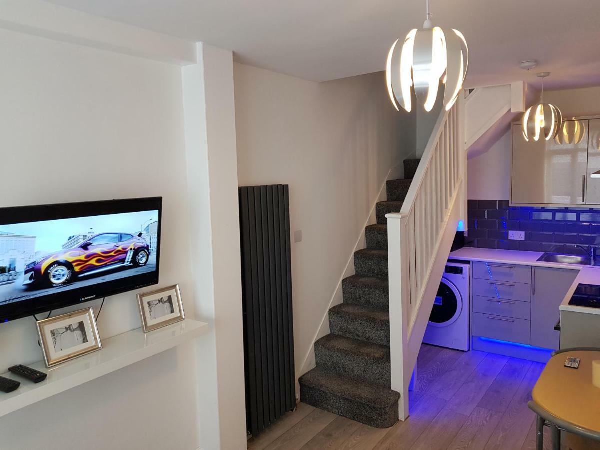 Webb Place 2 Bedroom Apartment ! Кройдон Екстер'єр фото